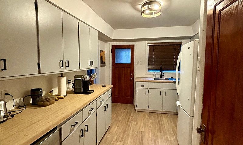 For Rent: 52 Brompto...