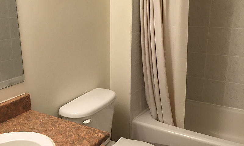 Large 2 Bedroom - Ju...