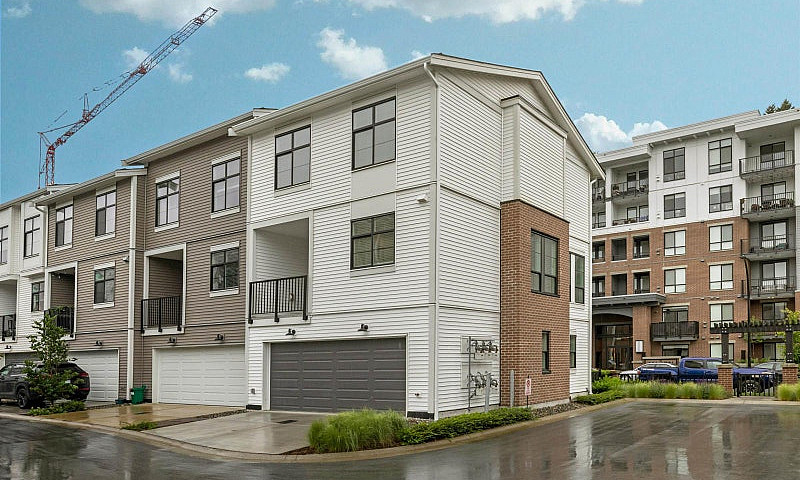 6 2774 Montrose Aven...