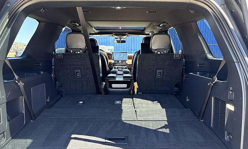 2022 Lincoln Navigat...