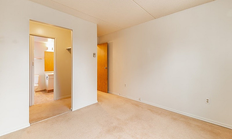 393 Kennedy St - 2 B...