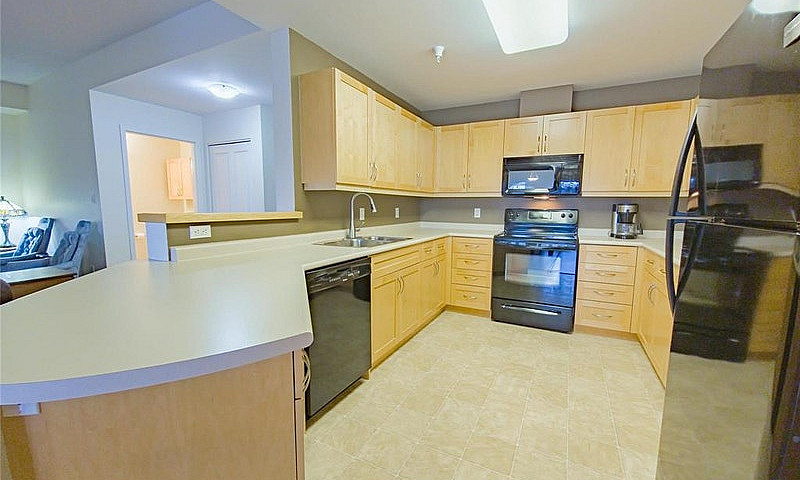 323 457 9Th., Street...