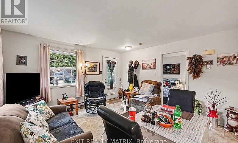 14 Gibson Lane South...