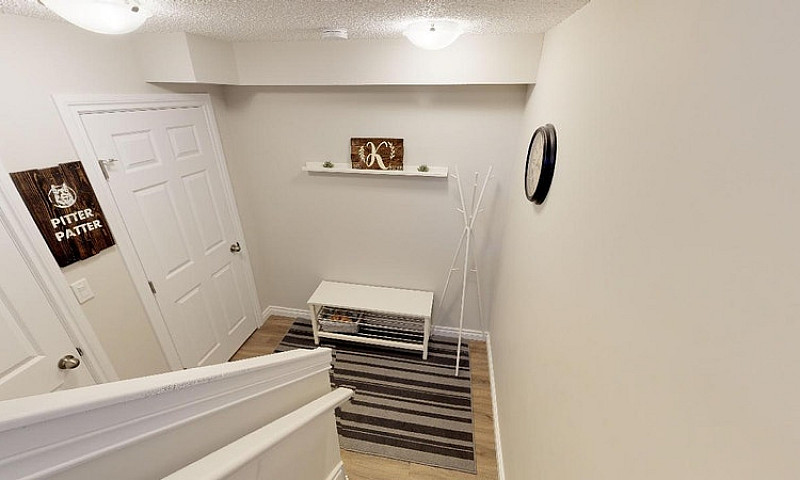 Trendy 3 Bdrm Townho...