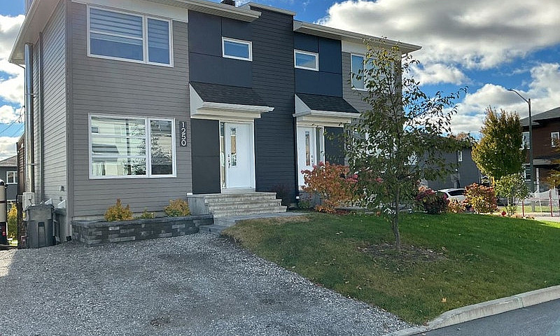 $498,000 - Semi-Deta...