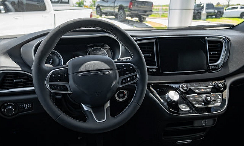 2027 Chrysler Grand ...