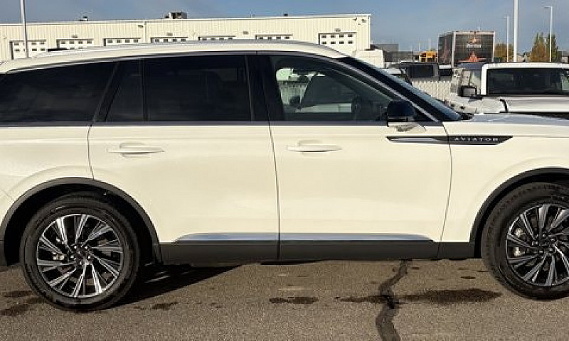 2025 Lincoln Aviator...