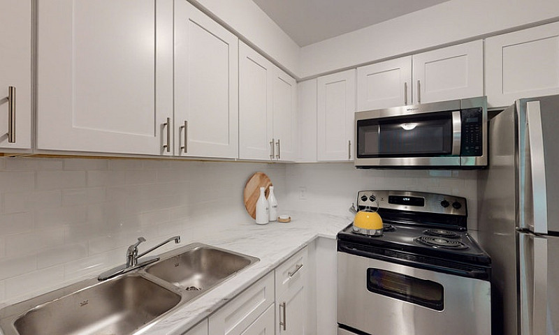 323 Niagara Blvd - 1...