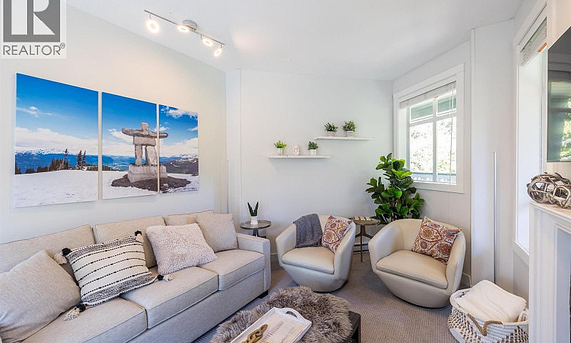 311 4405 Blackcomb W...