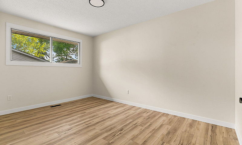 3230 6Th Ave N - Mov...