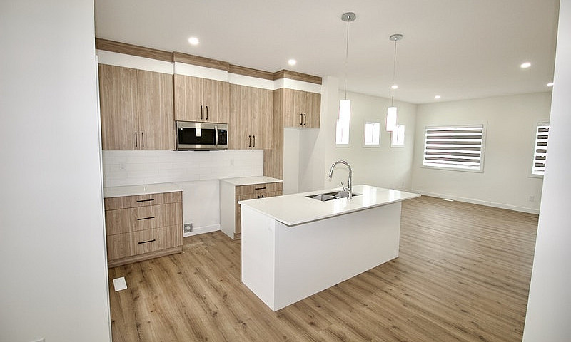 Leduc 3 Bed 2.5 Bath...
