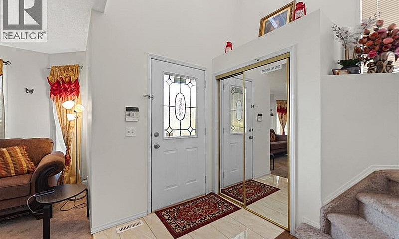 221 Tarington Close ...