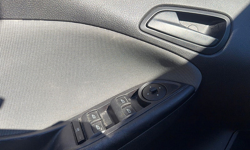 2012 Ford Focus (Cer...