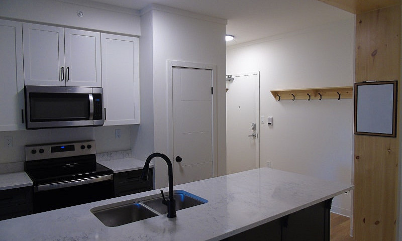 3 Bedroom Corner Apa...