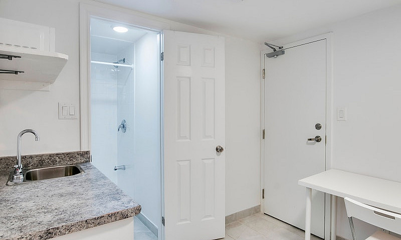 Private Furnished St...