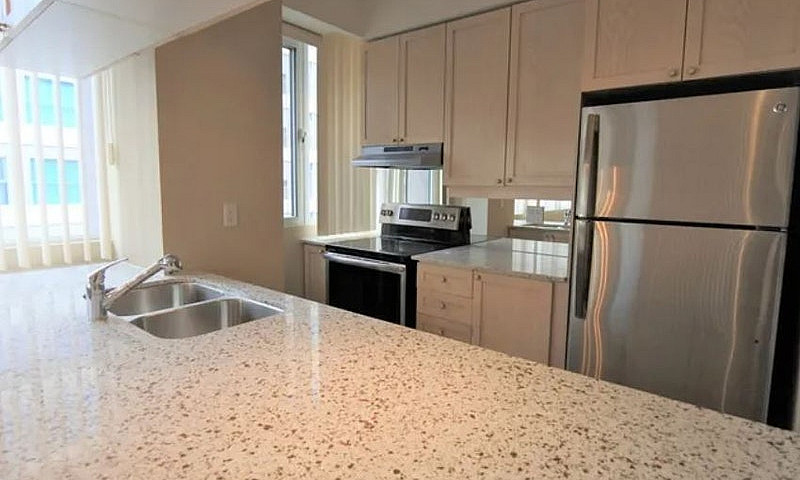 555 Yonge St - 703...