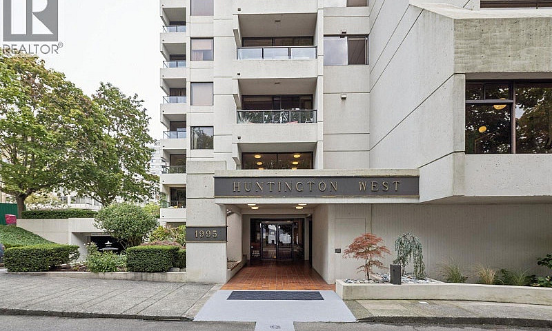301 1995 Beach Avenu...