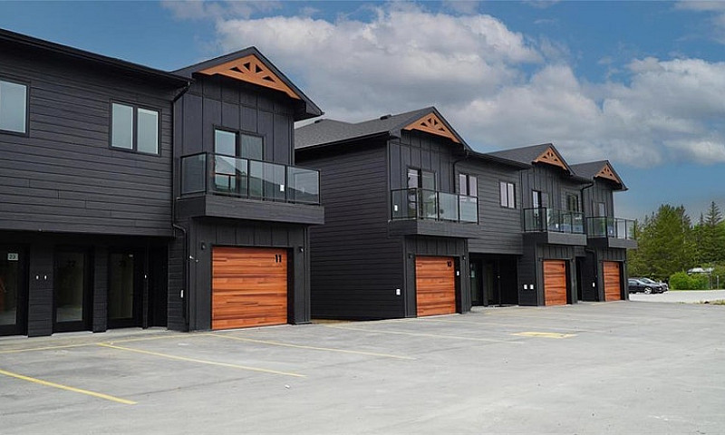 1 200 Arena Road Eas...