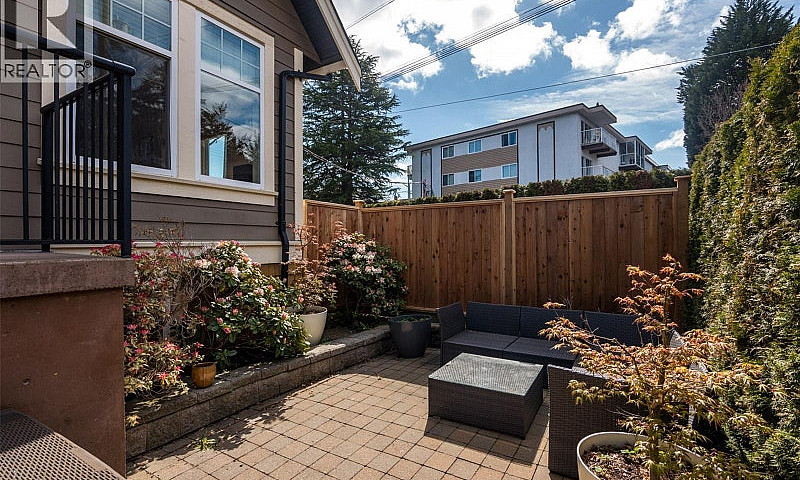 590 Simcoe St Victor...