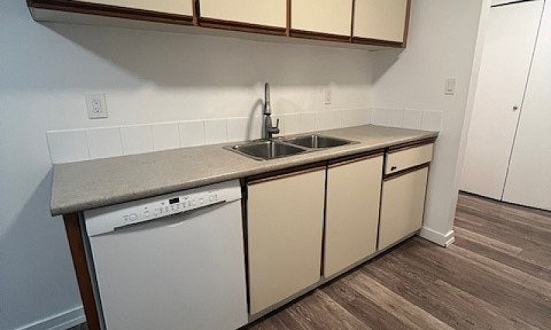Spacious 2 Bedroom 1...