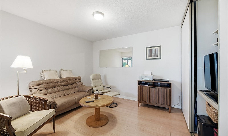End Unit Townhouse I...