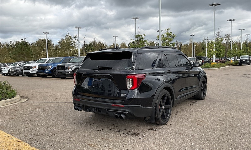 2023 Ford Explorer S...