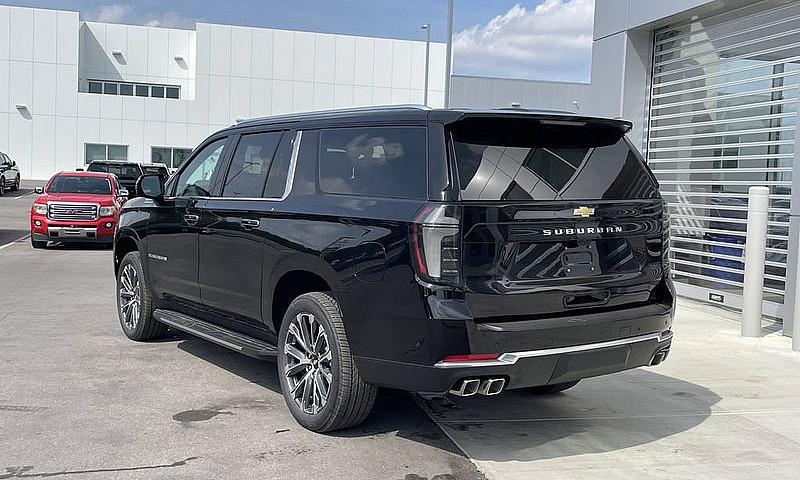 2026 Chevrolet Subur...