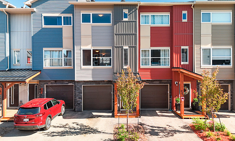 Modern Townhouse Wit...
