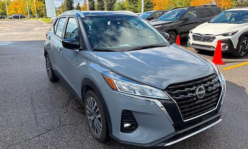 2023 Nissan Kicks Sv...