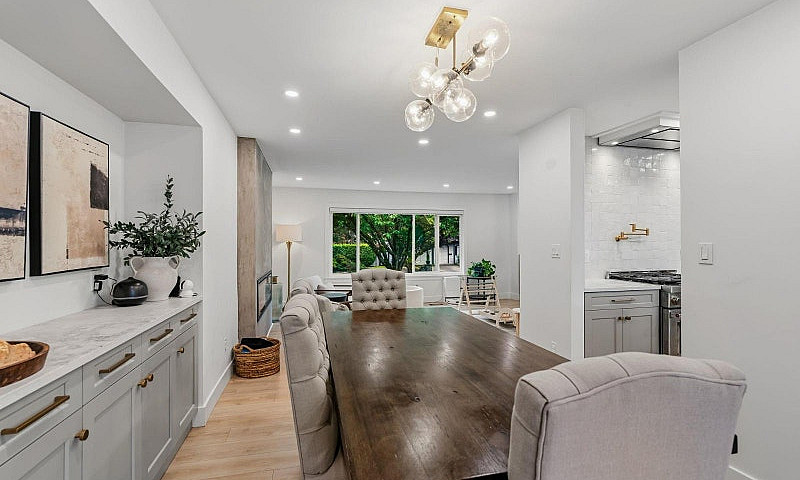 8805 Delcourt Cresce...