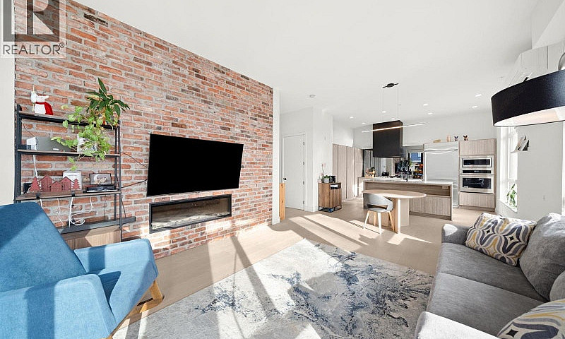 214 300 Salter Stree...