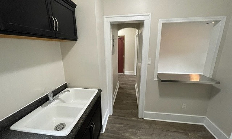 190 Balmoral - 1 Br ...