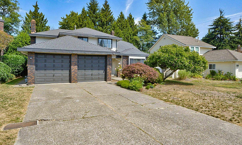 16327 Northglen Clos...
