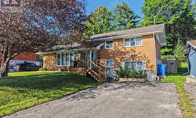 673 Laurentian Avenu...