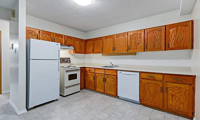 Modern Apartments Wi...