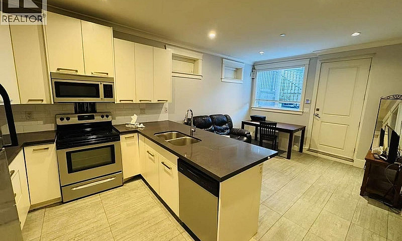 2900 W 41St Avenue V...