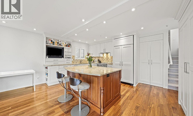2408 Se Marine Drive...