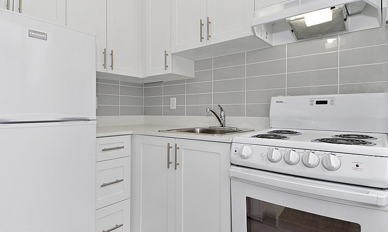 Pacific Beach Apartm...