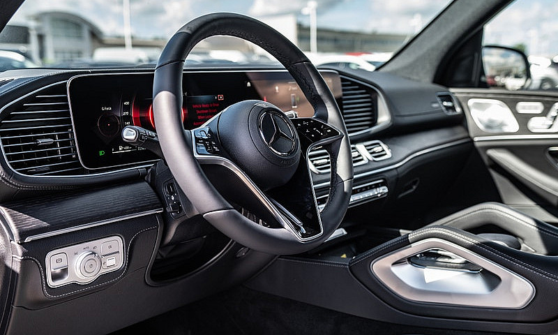 2026 Mercedes-Benz G...