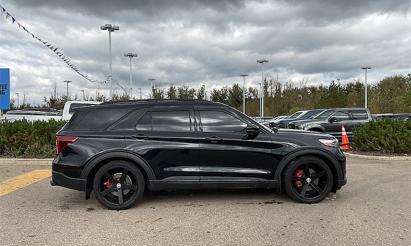 2023 Ford Explorer S...