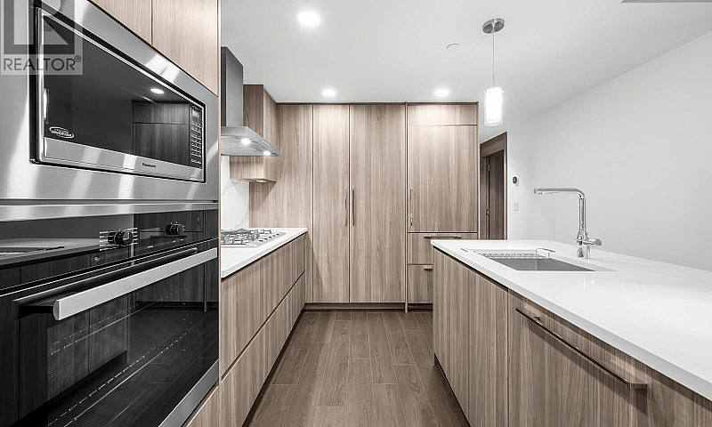 416 8611 Hazelbridge...