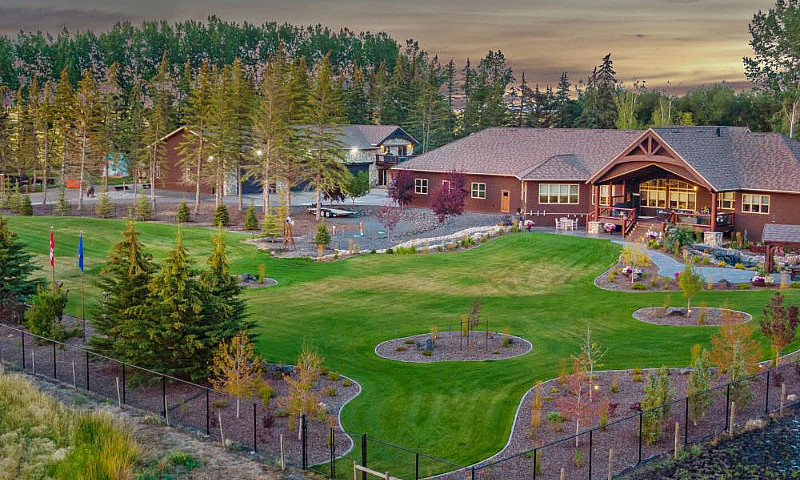 Executive Acreage On...