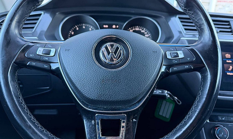2018 Volkswagen Tigu...