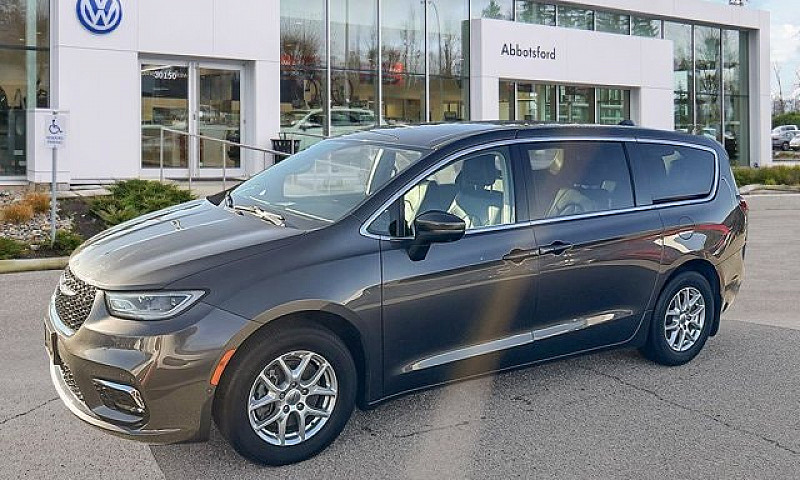 2023 Chrysler Pacifi...