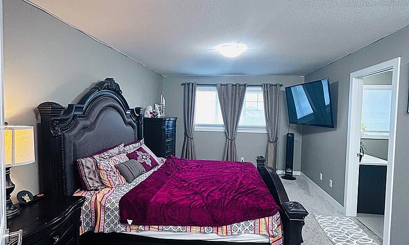 3 Bed 2 Bath Unit In...