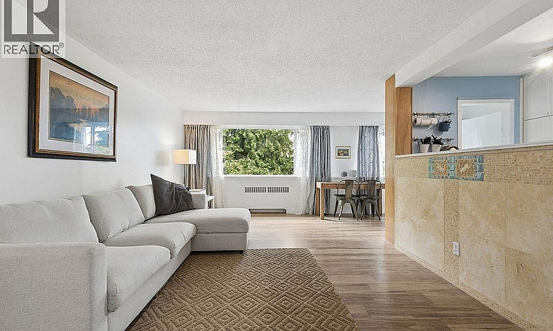207 2494 Cornwall Av...