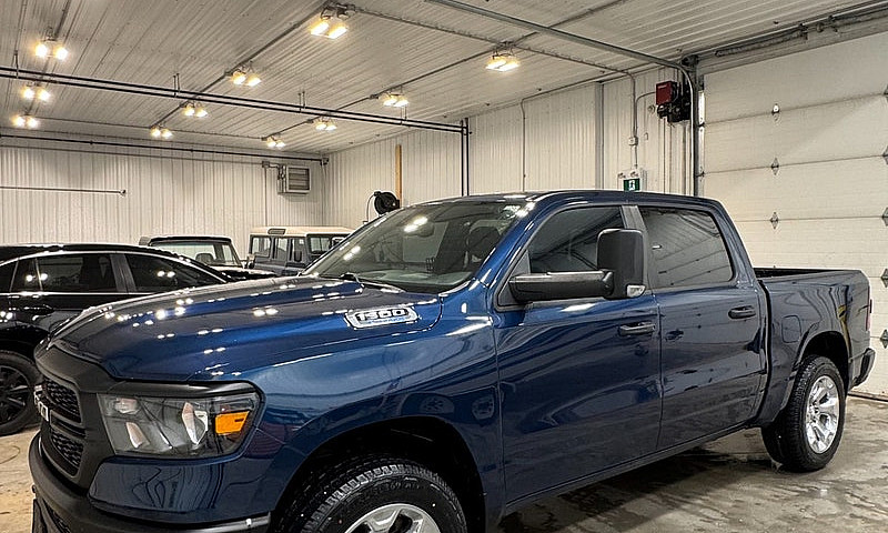 2023 Ram 1500 Crew C...