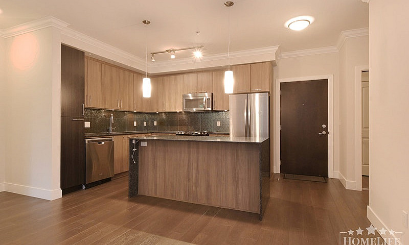 Spacious 2-Bedroom +...