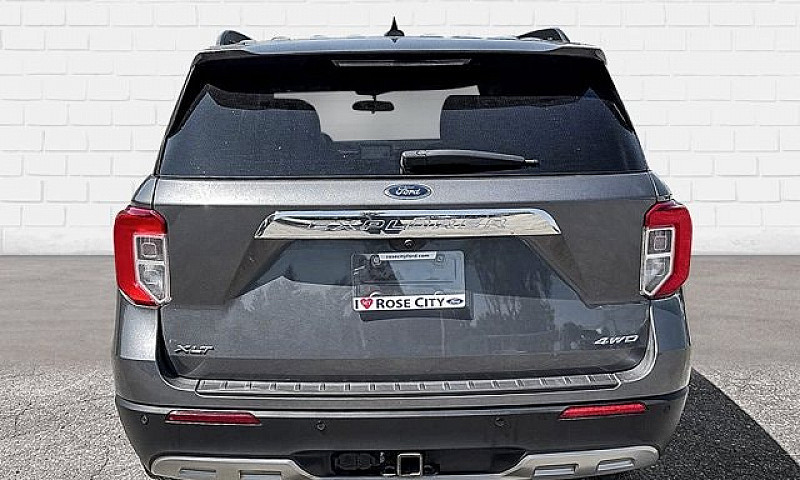2023 Ford Explorer X...