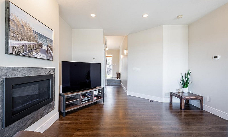 2 50634 Ledgestone P...